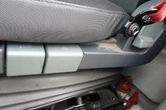 Renault Master T35 2.3 dCi 165 L4 DL Energy bakwagen met laadklep 3 zits picture 27