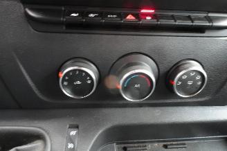 Renault Master T35 2.3 dCi 165 L4 DL Energy bakwagen met laadklep 3 zits picture 19