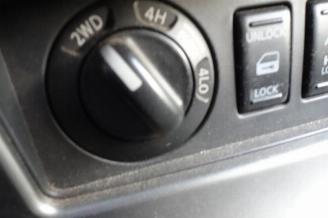 Nissan Navara dc automaat lang airco navara picture 10