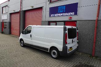 Renault Trafic 2.0 dCi T29 L2H1 3 zits airco picture 2