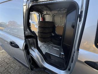 Ford Transit Courier Van  picture 10