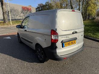 Ford Transit Courier Van  picture 5