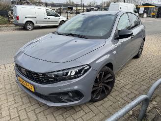 krockskadad bil auto Fiat Tipo  2021/11