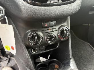 Peugeot 208  picture 6