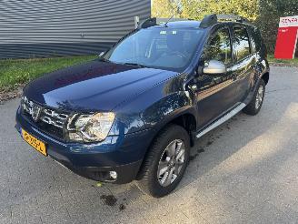 krockskadad bil auto Dacia Duster  2016/6