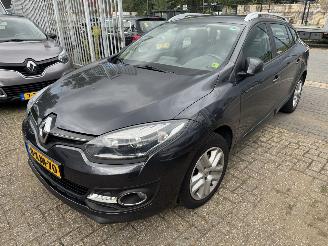 skadebil auto Renault   2014/8