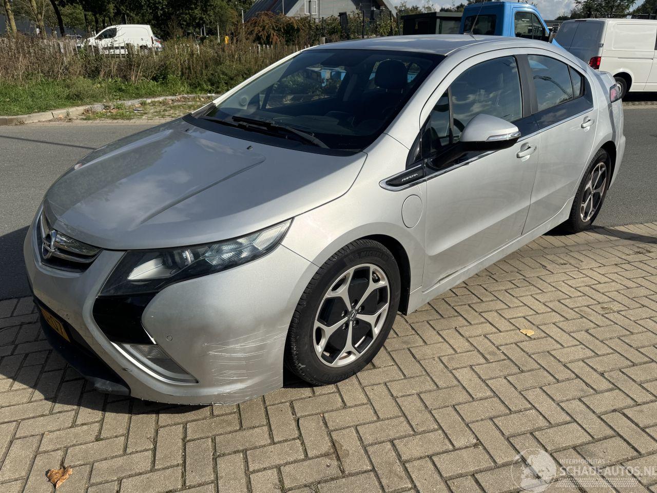 Opel Ampera 