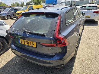 Damaged car Volvo V-90 B5 Automaat Plus Dark 2023/2