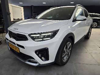 krockskadad bil auto Kia Stonic 1.0 T-GDi Mhev GT-L Motor loopt onregelmatig 2023/10