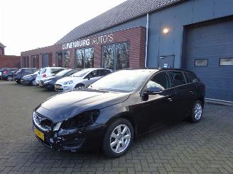 Schadeauto Volvo V-60 1.6 T3 Kinetic AUTOMAAT NAVI CLIMA 110KW 2012/5