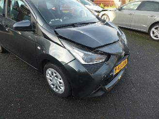 Toyota Aygo 1.0 VVT-i x-play Airco picture 15