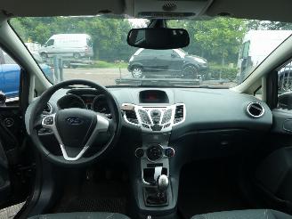 Ford Fiesta 1.4 Ghia Airco picture 4