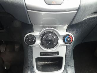 Ford Fiesta 1.4 Ghia Airco picture 17