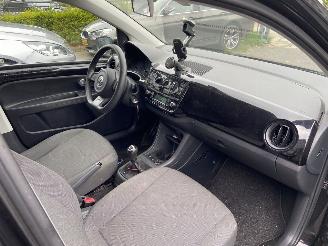 Volkswagen Up! 1.0 move up! BlueMotion picture 22
