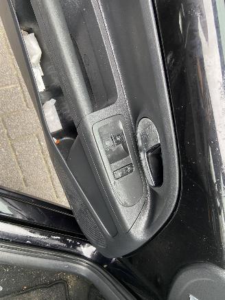 Volkswagen Up! 1.0 move up! BlueMotion picture 16