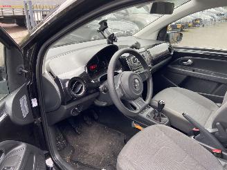 Volkswagen Up! 1.0 move up! BlueMotion picture 17