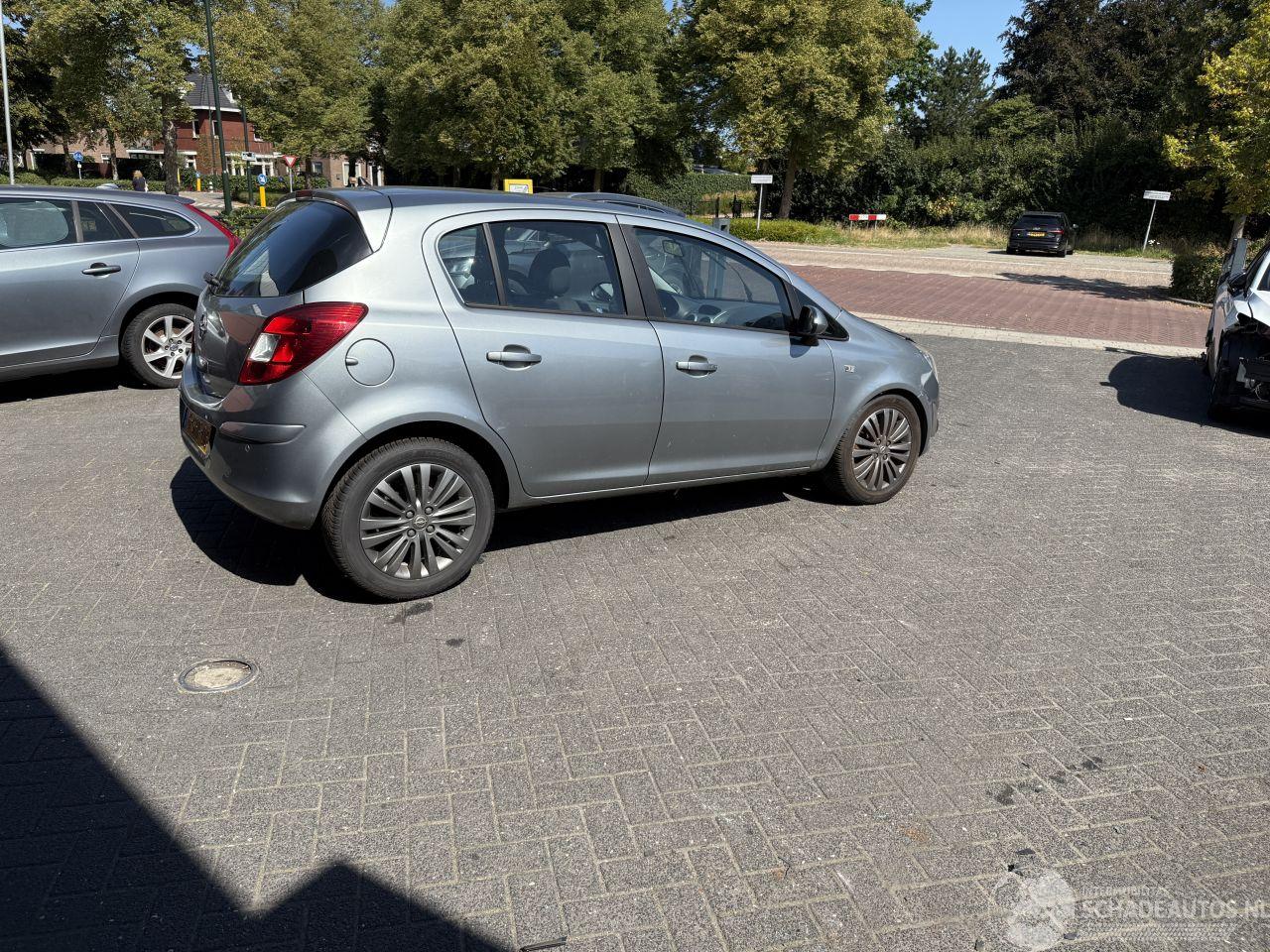 Opel Corsa 1.4-16V Design Edition Hatchback 5-dr.