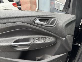 Ford Kuga 1.6 Titanium  SUV 5-dr. picture 22