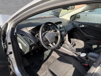 Ford Focus 1.0 Lease Edition Hatchback 5-dr. picture 19