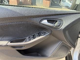 Ford Focus 1.0 Lease Edition Hatchback 5-dr. picture 20