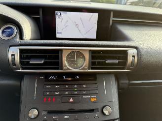 Lexus IS 300H picture 21