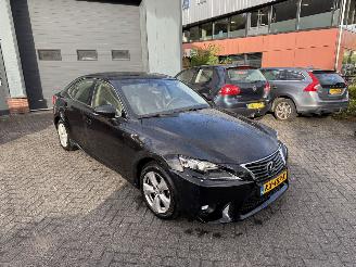Lexus IS 300H picture 13