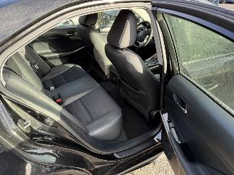 Lexus IS 300H picture 15