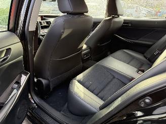 Lexus IS 300H picture 16