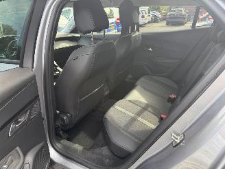 Peugeot e-2008 EV Allure Pack 50 kWh (SUV 5-dr.) Prijs excl BTW €12355 picture 15