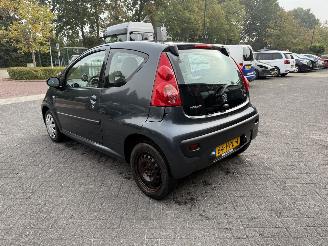 Peugeot 107 1.0-12V XS   AIRCO Hatchback 3-dr. picture 7