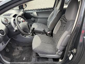 Peugeot 107 1.0-12V XS   AIRCO Hatchback 3-dr. picture 13