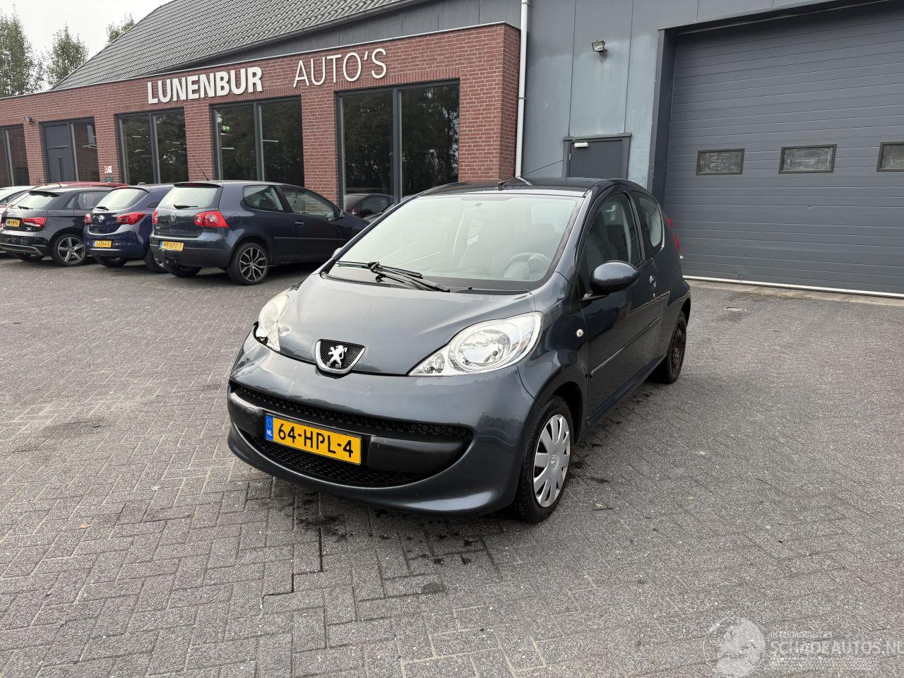 Peugeot 107 1.0-12V XS   AIRCO Hatchback 3-dr.