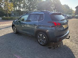 Peugeot 2008 1.2 PureTech Allure  SUV 5-dr. picture 5