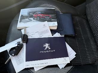 Peugeot 2008 1.2 PureTech Allure  SUV 5-dr. picture 15