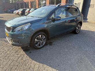 Peugeot 2008 1.2 PureTech Allure  SUV 5-dr. picture 2