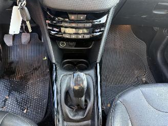 Peugeot 2008 1.2 PureTech Allure  SUV 5-dr. picture 14