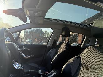 Peugeot 2008 1.2 PureTech Allure  SUV 5-dr. picture 10