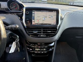 Peugeot 2008 1.2 PureTech Allure  SUV 5-dr. picture 13