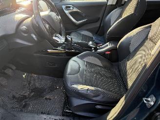 Peugeot 2008 1.2 PureTech Allure  SUV 5-dr. picture 9