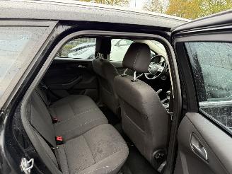 Ford Focus 1.6 TDCI Trend  Stationwagen 5-dr. picture 11