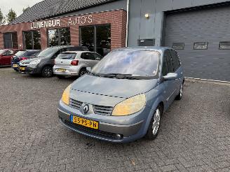 Vaurioauto  passenger cars Renault Scenic 2.0-16V Expression Comfort 2004/11
