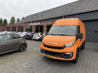 Schade bestelwagen Iveco Daily 35S21V 3.0 352 H2 LUCHTVERING  204PK 2015/2