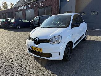 damaged passenger cars Renault Twingo R80 E-Tech Equilibre 22 kWh 2022/9