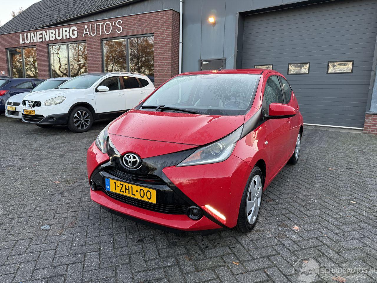 Toyota Aygo 1.0 VVT-i x-play (Hatchback 5-dr.)