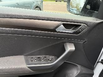 Volkswagen T-Roc 1.6 TDI Style Business (SUV 5-dr.) picture 20