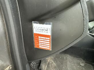 Renault Clio 0.9 TCe Authentique  Hatchback 5-dr. picture 22