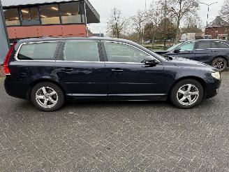 Volvo V-70 2.0 D4 Classic Edition picture 6