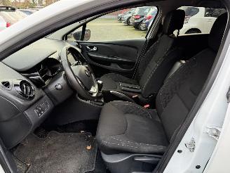 Renault Clio 0.9 TCe Limited  NAVIGATIE  Stationwagen 5-dr. picture 22