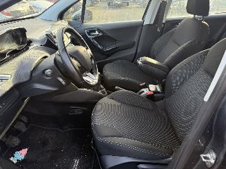 Peugeot 208 1.2 PureTech Allure (Hatchback 5-dr.) picture 22