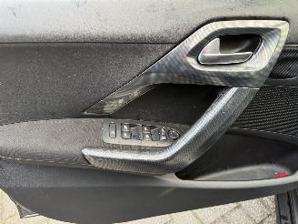 Peugeot 2008 1.2 PureTech Féline (SUV 5-dr.) picture 12